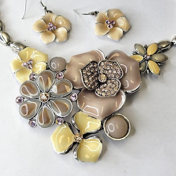 Floral Enamel Statement Necklace and Earrings Set - Picture 8 of 15